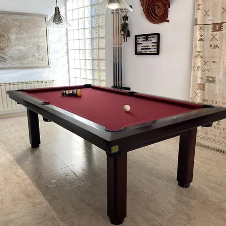 Med A 2 Kilometros Andando De La Playa, Del Puerto De Aguadoc Y A 4 Del Centro De Muy Soleada Todo El Dia Capacidad Superior A 16 Personas No Requiere Coche Villa Sitges