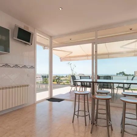 Med A 2 Kilometros Andando De La Playa, Del Puerto De Aguadoc Y A 4 Del Centro De Muy Soleada Todo El Dia Capacidad Superior A 16 Personas No Requiere Coche Villa