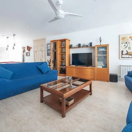 Villa Med A 2 Kilometros Andando De La Playa, Del Puerto De Aguadoc Y A 4 Del Centro De Muy Soleada Todo El Dia Capacidad Superior A 16 Personas No Requiere Coche *