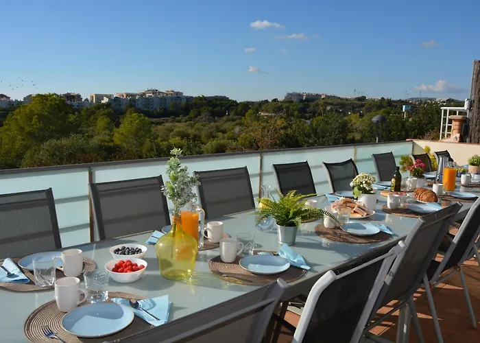Med A 2 Kilometros Andando De La Playa, Del Puerto De Aguadoc Y A 4 Del Centro De Muy Soleada Todo El Dia Capacidad Superior A 16 Personas No Requiere Coche Villa *