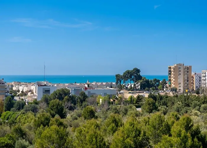 Villa Med A 2 Kilometros Andando De La Playa, Del Puerto De Aguadoc Y A 4 Del Centro De Muy Soleada Todo El Dia Capacidad Superior A 16 Personas No Requiere Coche Sitges