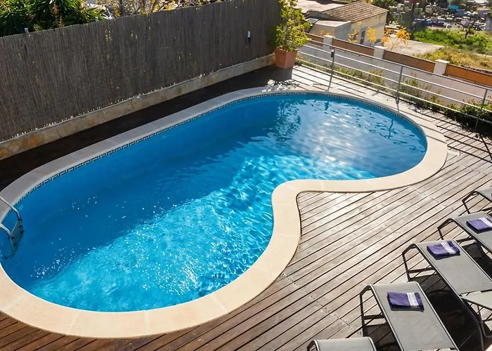 Villa Med A 2 Kilometros Andando De La Playa, Del Puerto De Aguadoc Y A 4 Del Centro De Muy Soleada Todo El Dia Capacidad Superior A 16 Personas No Requiere Coche