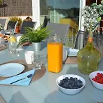 Villa Med A 2 Kilometros Andando De La Playa, Del Puerto De Aguadoç Y A 4 Del Centro De Muy Soleada Todo El Dia Capacidad Superior A 16 Personas No Requiere Coche *