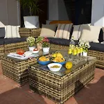 Villa Med A 2 Kilometros Andando De La Playa, Del Puerto De Aguadoç Y A 4 Del Centro De Muy Soleada Todo El Dia Capacidad Superior A 16 Personas No Requiere Coche Sitges