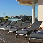 Med A 2 Kilometros Andando De La Playa, Del Puerto De Aguadoç Y A 4 Del Centro De Muy Soleada Todo El Dia Capacidad Superior A 16 Personas No Requiere Coche Sitges