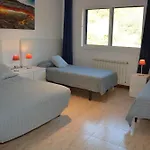 Med A 2 Kilometros Andando De La Playa, Del Puerto De Aguadoç Y A 4 Del Centro De Muy Soleada Todo El Dia Capacidad Superior A 16 Personas No Requiere Coche