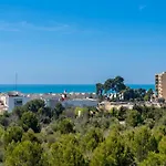 Villa Med A 2 Kilometros Andando De La Playa, Del Puerto De Aguadoç Y A 4 Del Centro De Muy Soleada Todo El Dia Capacidad Superior A 16 Personas No Requiere Coche Sitges
