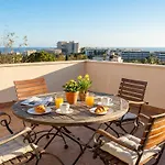 Med A 2 Kilometros Andando De La Playa, Del Puerto De Aguadoç Y A 4 Del Centro De Muy Soleada Todo El Dia Capacidad Superior A 16 Personas No Requiere Coche * Sitges