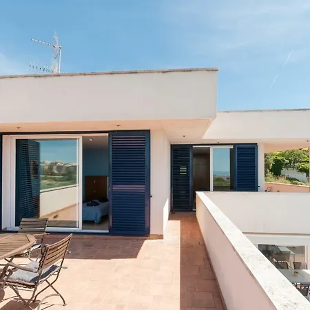 Med A 2 Kilometros Andando De La Playa, Del Puerto De Aguadoç Y A 4 Del Centro De Muy Soleada Todo El Dia Capacidad Superior A 16 Personas No Requiere Coche Villa *