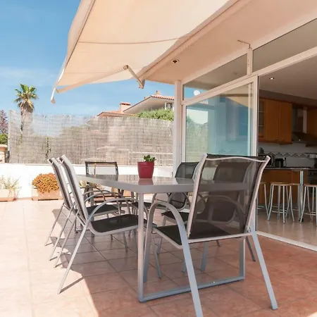 Villa Med A 2 Kilometros Andando De La Playa, Del Puerto De Aguadoç Y A 4 Del Centro De Muy Soleada Todo El Dia Capacidad Superior A 16 Personas No Requiere Coche *