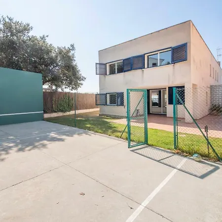 Med A 2 Kilometros Andando De La Playa, Del Puerto De Aguadoç Y A 4 Del Centro De Muy Soleada Todo El Dia Capacidad Superior A 16 Personas No Requiere Coche Villa Sitges