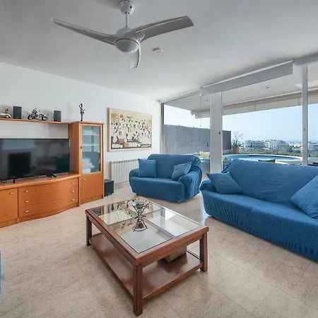 Med A 2 Kilometros Andando De La Playa, Del Puerto De Aguadoc Y A 4 Del Centro De Muy Soleada Todo El Dia Capacidad Superior A 16 Personas No Requiere Coche וילה סיטגס