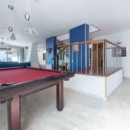 Med A 2 Kilometros Andando De La Playa, Del Puerto De Aguadoç Y A 4 Del Centro De Muy Soleada Todo El Dia Capacidad Superior A 16 Personas No Requiere Coche