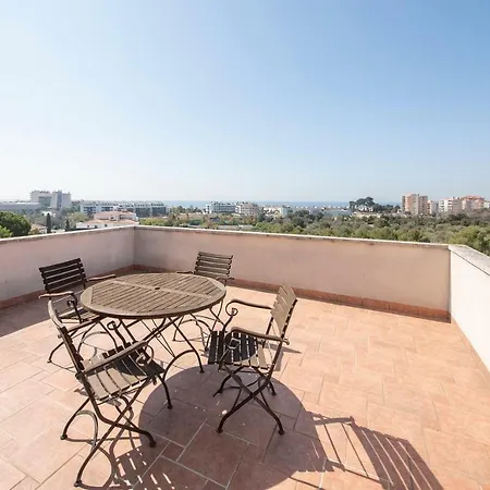 Med A 2 Kilometros Andando De La Playa, Del Puerto De Aguadoc Y A 4 Del Centro De Muy Soleada Todo El Dia Capacidad Superior A 16 Personas No Requiere Coche סיטגס