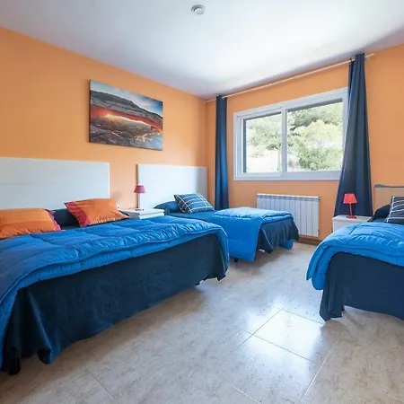 Villa Med A 2 Kilometros Andando De La Playa, Del Puerto De Aguadoç Y A 4 Del Centro De Muy Soleada Todo El Dia Capacidad Superior A 16 Personas No Requiere Coche *