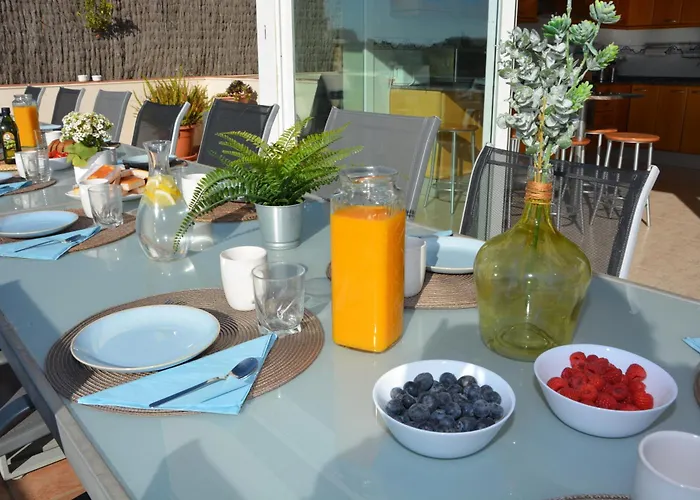 Willa Med A 2 Kilometros Andando De La Playa, Del Puerto De Aguadoc Y A 4 Del Centro De Muy Soleada Todo El Dia Capacidad Superior A 16 Personas No Requiere Coche *