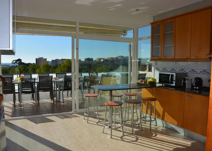 Med A 2 Kilometros Andando De La Playa, Del Puerto De Aguadoc Y A 4 Del Centro De Muy Soleada Todo El Dia Capacidad Superior A 16 Personas No Requiere Coche Willa