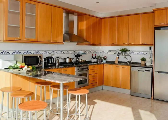 Med A 2 Kilometros Andando De La Playa, Del Puerto De Aguadoc Y A 4 Del Centro De Muy Soleada Todo El Dia Capacidad Superior A 16 Personas No Requiere Coche Willa *