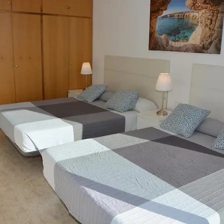 Med A 2 Kilometros Andando De La Playa, Del Puerto De Aguadoc Y A 4 Del Centro De Muy Soleada Todo El Dia Capacidad Superior A 16 Personas No Requiere Coche ヴィラ